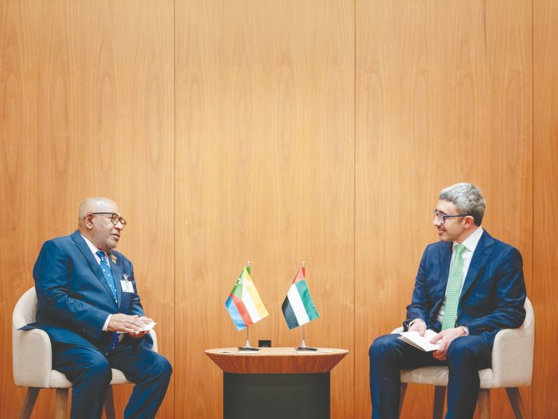 عبدالله بن زايد يلتقي رئيس جمهورية القمر المتحدة على هامش الجمعية العامة للأمم المتحدة في نيويورك