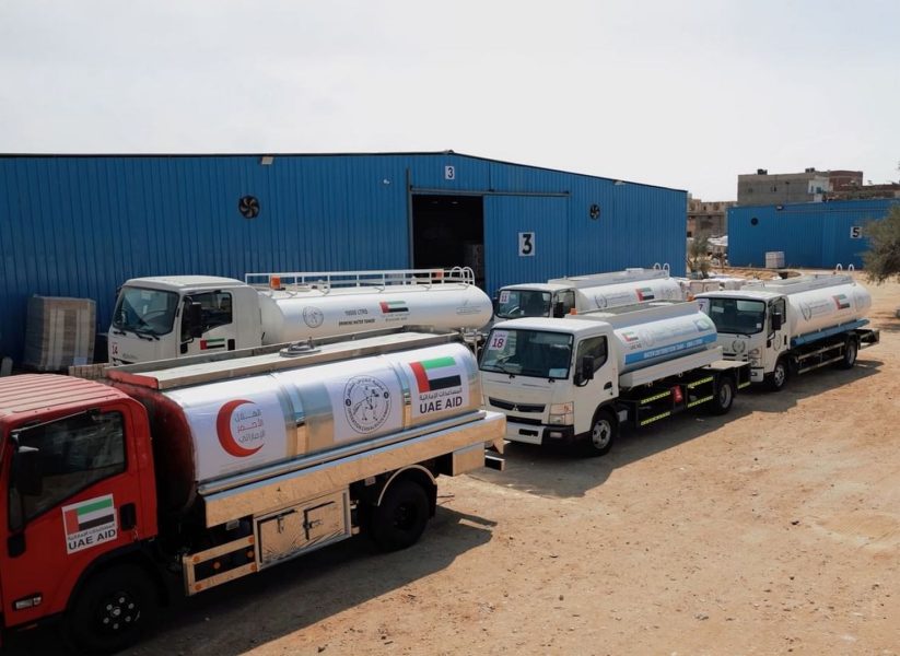 دخول 22 صهريج مياه و5 سيارات إسعاف إلى غزة دعماً للقطاع الطبي ومواجهة نقص المياه