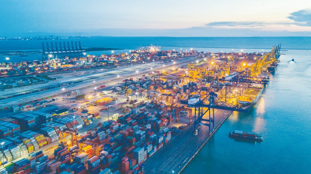 دبي تحافظ على مكانتها بين الـ5 الكبار عالمياً بمجال مراكز الشحن و تتصدر القائمة عربياً