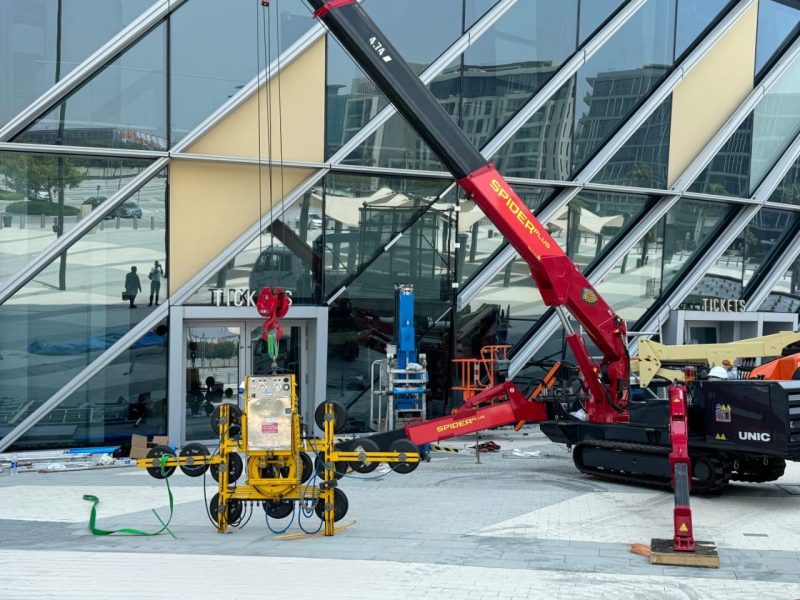 تسارع الطلب على صيانة واجهات المباني في الإمارات 2025