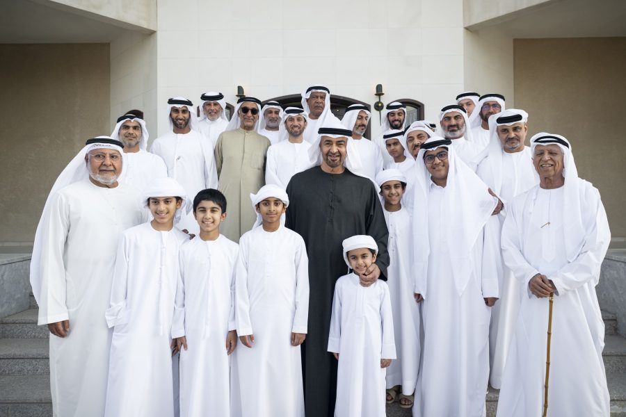 رئيس الدولة يقدم واجب العزاء في وفاة حسين خانصاحب