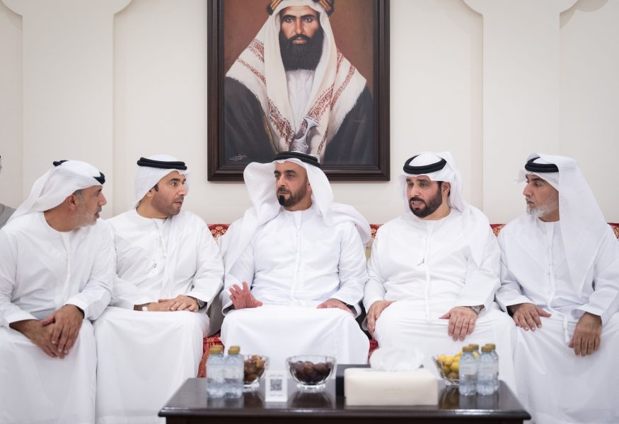 سيف بن زايد يعزي في وفاة أرملة المرحوم ناصر بن أحمد الريسي