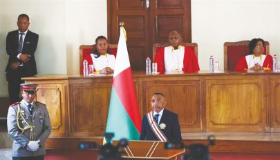 قائد الانقلاب العسكري في مدغشقر يترأس البلاد