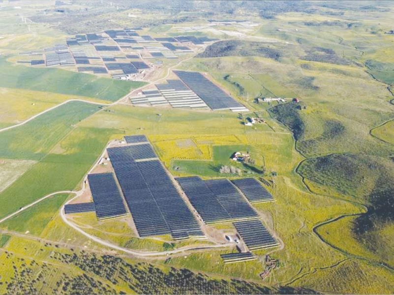 “مصدر” و”إنديسا” تستكملان الإغلاق المالي للاستحواذ على أصول مشاريع للطاقة الشمسية بـ1.5 مليار درهم