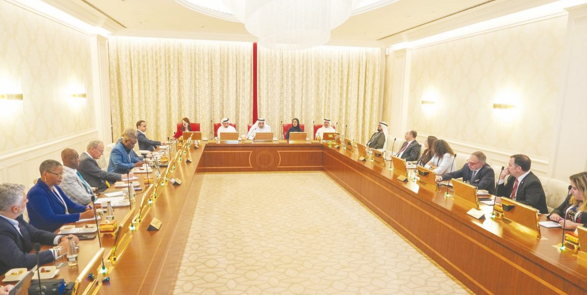 غرف دبي تبحث فرص التجارة والاستثمار مع رؤساء بلديات 14 مدينة عالمية
