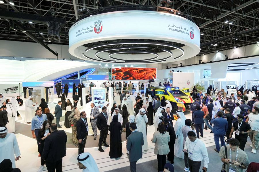 حكومة أبوظبي تطلق منصة “الذكاء الاصطناعي في صندوق”