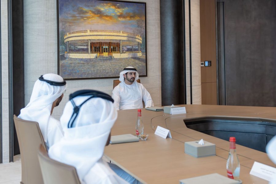حمدان بن محمد يعتمد حزمة من المبادرات والمشاريع النوعية بهدف تسريع وتيرة التحول الرقمي في دبي