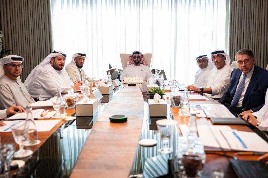طحنون بن زايد يترأس اجتماع مجلس إدارة القابضة ADQ