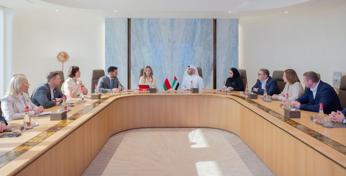 وفد بيلاروسي يستلهم تجارب حكومة الإمارات في الذكاء الاصطناعي والتحول الرقمي