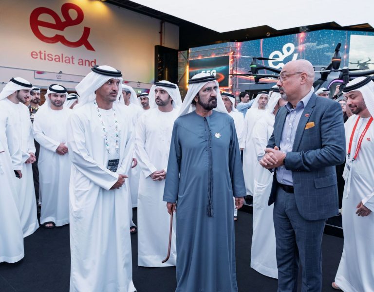 محمد بن راشد يفتتح “جيتكس جلوبال 2025” ويطّلع على أحدث حلول التكنولوجيا والذكاء الاصطناعي