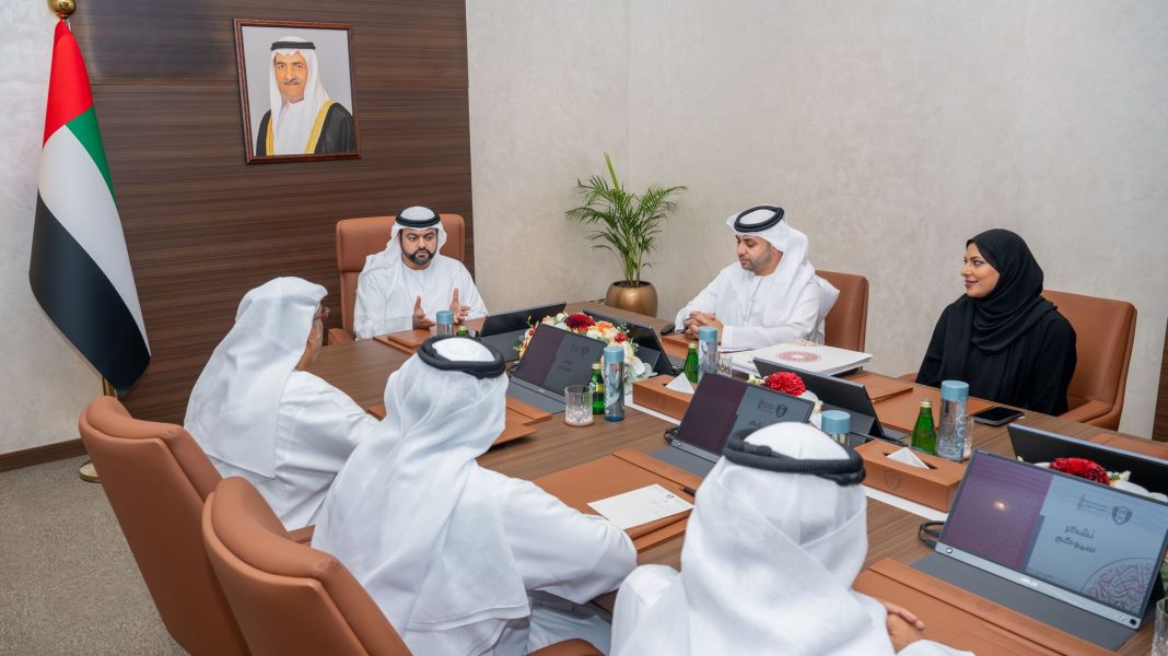 محمد الشرقي يطّلع على نتائج “جائزة الفجيرة للأداء الحكومي المتميز 2023”