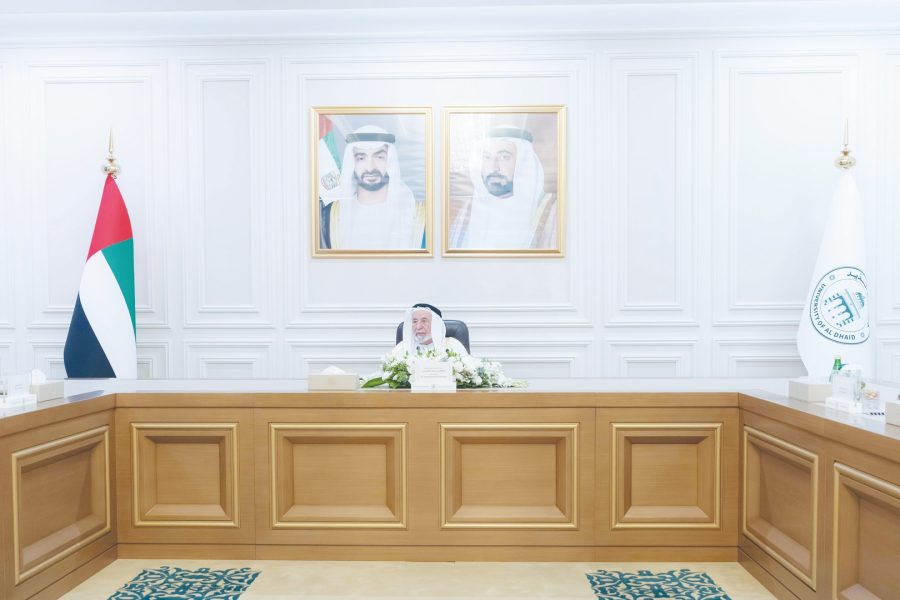 حاكم الشارقة يترأس اجتماع مجلس أمناء جامعة الذيد