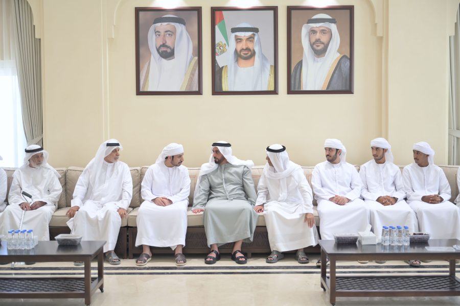 سيف بن زايد يعزي في وفاة علي الطنيجي