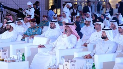 بحضور عمار النعيمي. عبدالله آل حامد يؤكد خلال “لقاء الممارسات الحكومية” أن الإعلام شريك في صناعة الجمال الحكومي