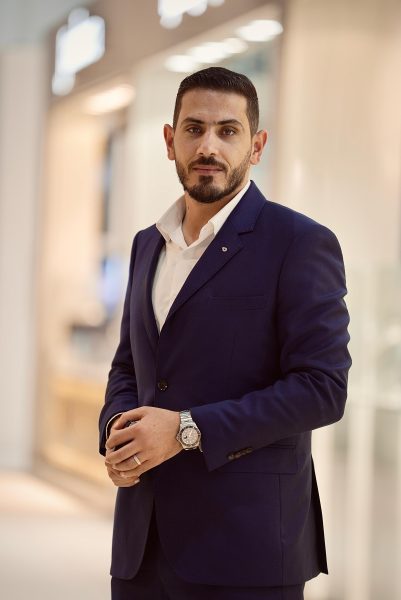 أحمد عنيزان: إغلاق الحكومة الأمريكية يضعف الدولار ويعزز جاذبية الذهب كملاذ آمن