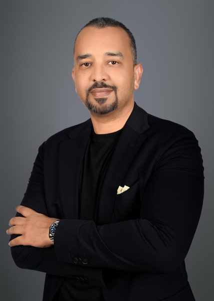 لوجيتيك تغيّر أسلوب عقد اجتماعات الفيديو وتقلل تعقيداته مع اللوحة الرقمية التفاعلية الذكية 65 بوصة