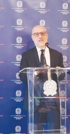 سفير إيطاليا في أبوظبي يحتفي بمرور 2500 عام على تأسيس مدينة نابولي