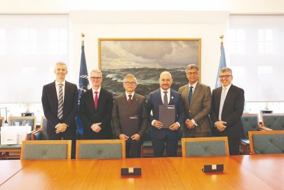 أكاديمية الشارقة للنقل البحري والجامعة البحرية العالمية في السويد تبحثان التعاون العلمي