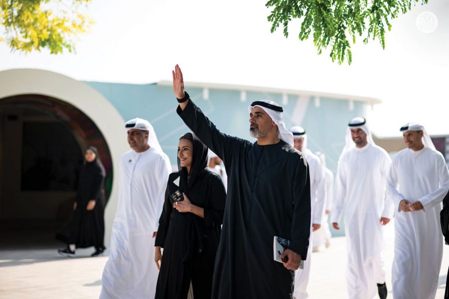 خالد بن محمد بن زايد يزور المعرض الفني الطلابي “وطني إبداعي” بمتحف اللوفر أبوظبي