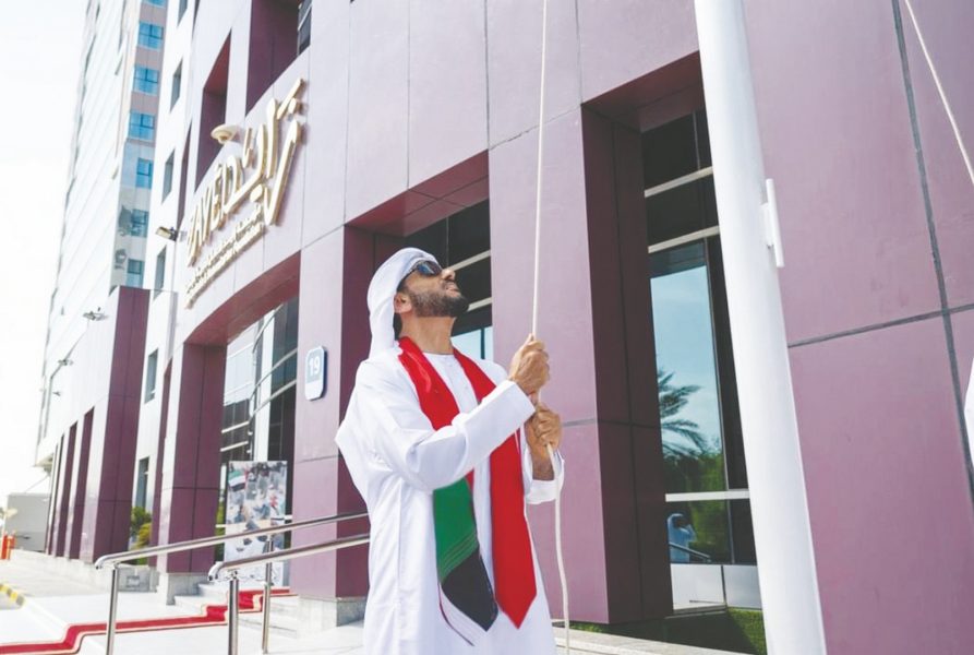 نهيان بن زايد: “يوم العلم” تعبير صادق عن وحدة وطننا وسيادته وتلاحم شعب الإمارات