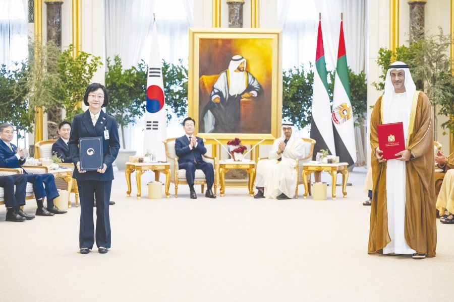 رئيس الدولة والرئيس الكوري يشهدان تبادل عدد من مذكرات التفاهم والاتفاقيات بين البلدين