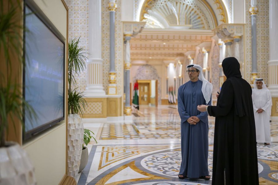 منصور بن زايد يطلع على الخطط الإستراتيجية لتنظيم النسخة الثانية من “المؤتمر والمعرض الزراعي الإماراتي 2026”