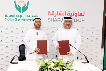 تعاونية الشارقة وجمعية الشارقة الخيرية توقعان اتفاقية تعاون مشترك لتمكين التبرع المباشر عبر أجهزة نقاط البيع
