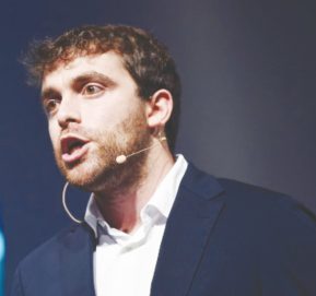 فابريزيو رومانو: المصداقية هي رأس مال الإعلام الرياضي في العصر الرقمي