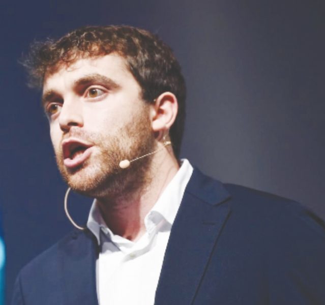 فابريزيو رومانو: المصداقية هي رأس مال الإعلام الرياضي في العصر الرقمي