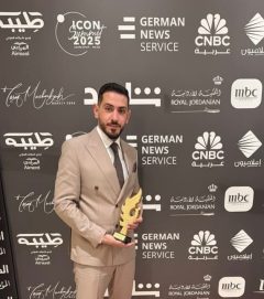 أحمد عنيزان يُتوج بجائزة أفضل صانع محتوى اقتصادي في قمة آيكون للإعلام