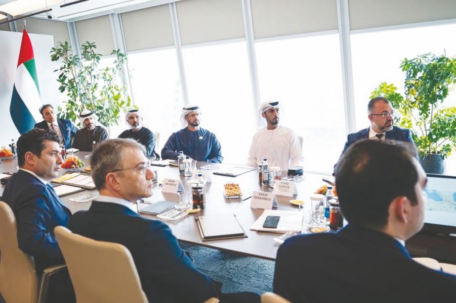 “العالمية القابضة” توسع آفاق التعاون مع أذربيجان عبر قطاعات حيوية متعددة