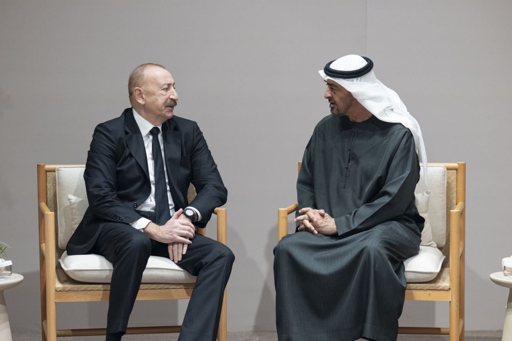 رئيس الدولة ورئيس أذربيجان يبحثان العلاقات الثنائية بما يخدم التنمية المشتركة