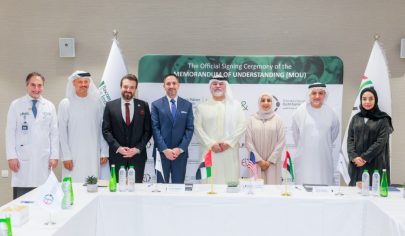 “الإمارات لطب العيون” توقع شراكة مع ” باسكوم بالمر”