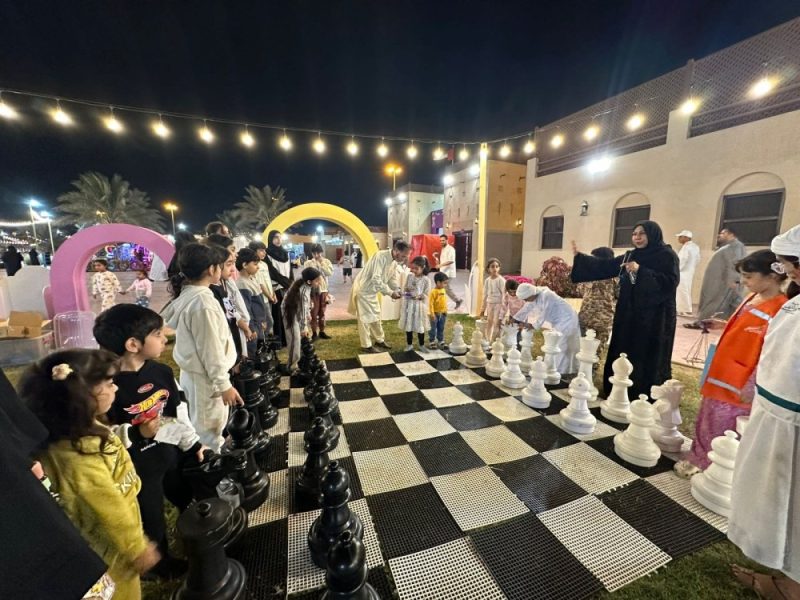 نادي الشطرنج والثقافة للفتيات بالشارقة يشارك في فعاليات مجتمعية