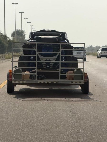 شرطة أبوظبي تدعو السائقين للالتزام بقوانين السلامة لنقل الدراجات في المقطورات