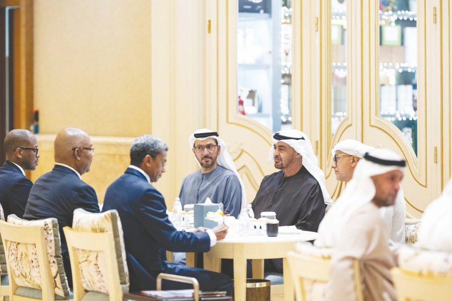 رئيس الدولة ورئيس سيشل يبحثان علاقات التعاون المختلفة بين البلدين