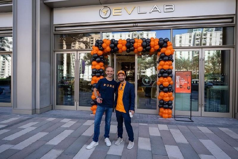 “إي في لاب” تتعاون مع “بيور إلكتريك” وتطلق مجموعة جديدة من السكوترات الكهربائية