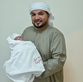 مستشفيات أبوظبي تستقبل مواليد 2026 بفرحة خاصة وسط الإحتفالات