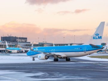 هولندا: إلغاء مئات الرحلات الجوية بسبب الثلوج