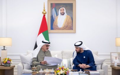 حمدان بن زايد يطّلع على الجدول الزمني للفعاليات الرياضية في منطقة الظفرة