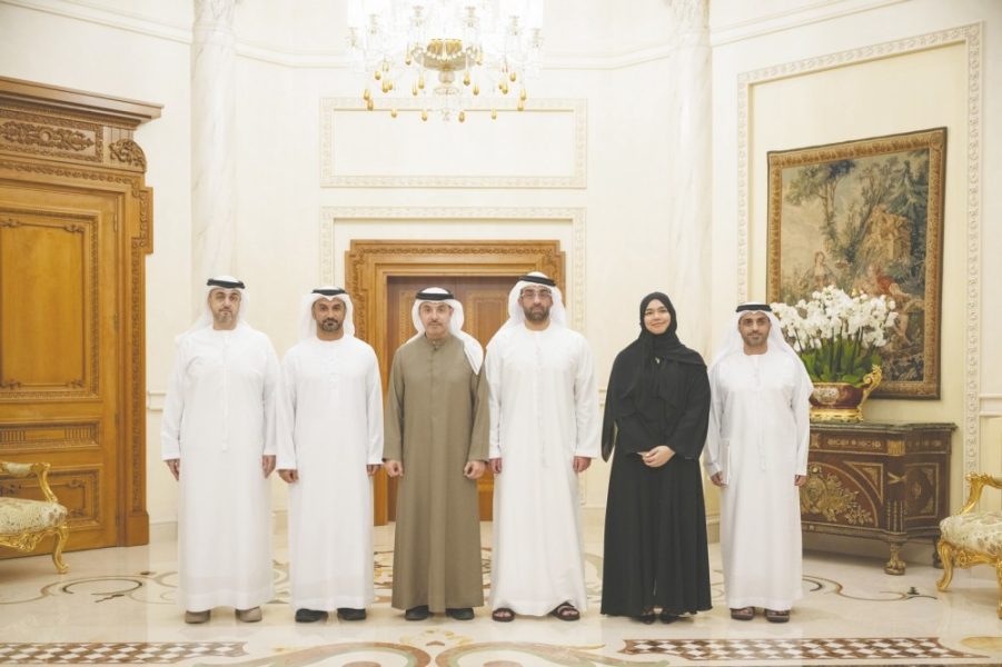 هزاع بن زايد يطلع على أبرز المشاريع الاستراتيجية لقطاعَي الطاقة والمياه في منطقة العين