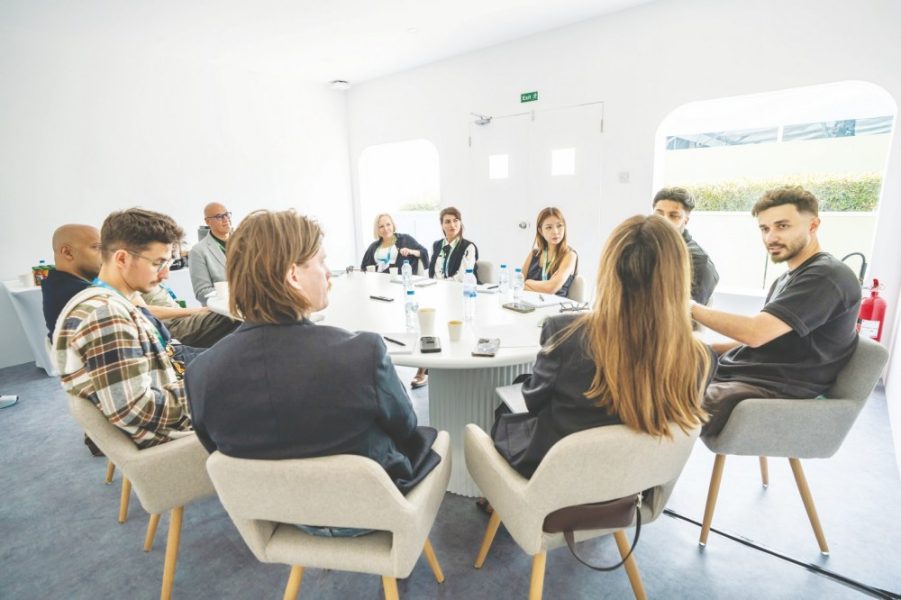 حوارات الطاولة المستديرة تثري فعاليات النسخة الرابعة من “قمة المليار متابع” وتبحث مستقبل قطاع صناعة المحتوى