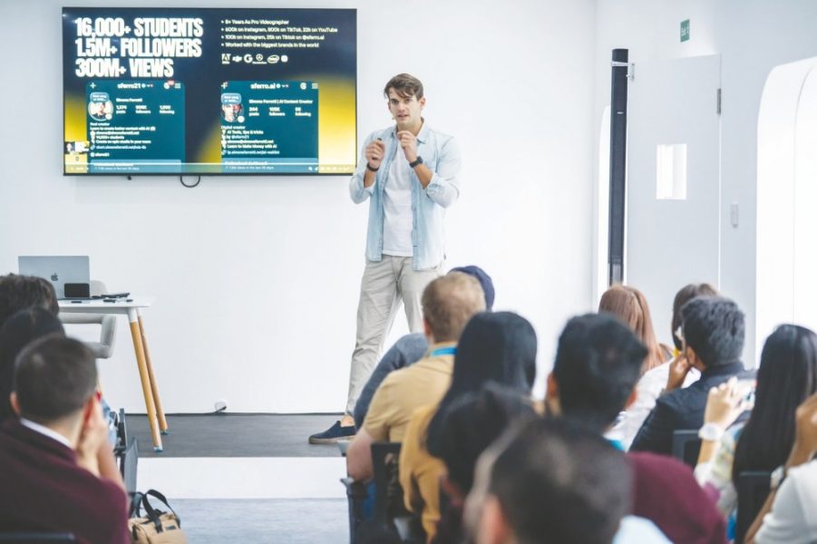 65 ورشة تدريبية في قمة المليار متابع يقدمها متخصصون من كبرى المنصات والشركات العالمية ومشاهير مواقع التواصل الاجتماعي