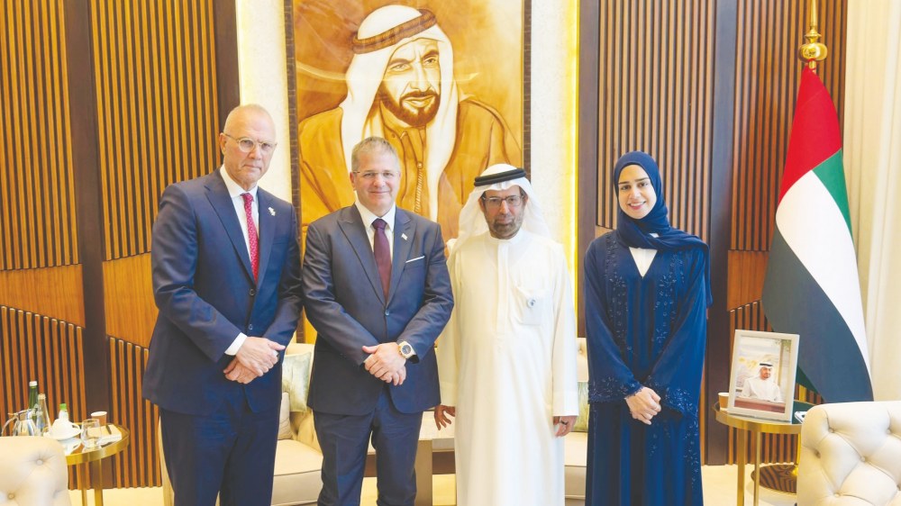 علي النعيمي يلتقي وزير التعليم في إسرائيل