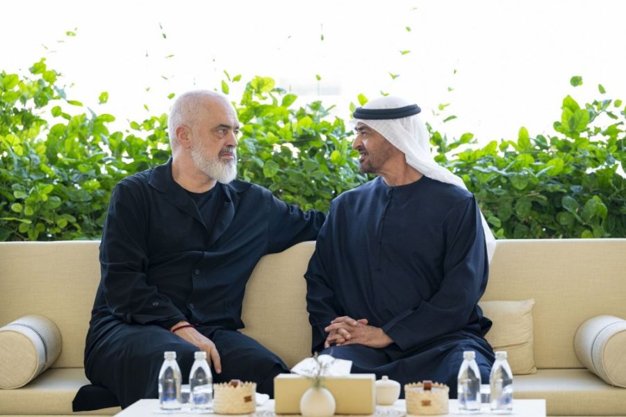 رئيس الدولة يبحث مع رئيس وزراء ألبانيا علاقات التعاون وسبل تعزيزها