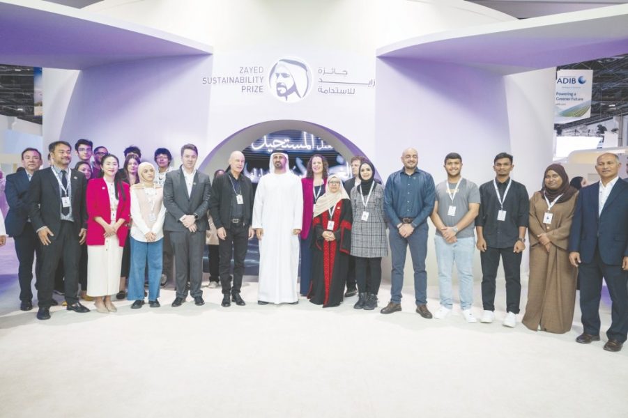 ذياب بن محمد بن زايد يشهد جانباً من فعاليات أسبوع أبوظبي للاستدامة 2026