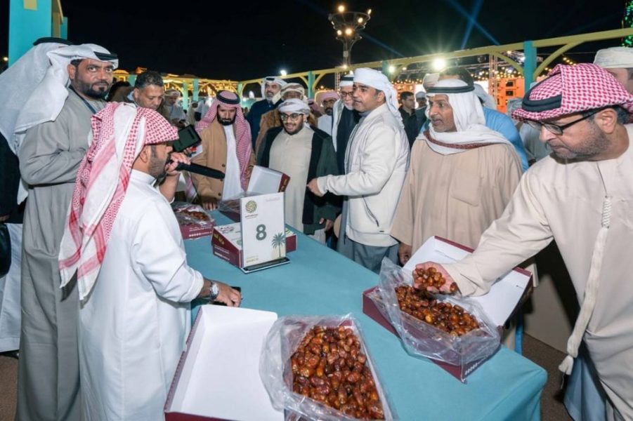 “الوثبة للتمور” يواصل فعالياته ويعلن نتائج المزاينة