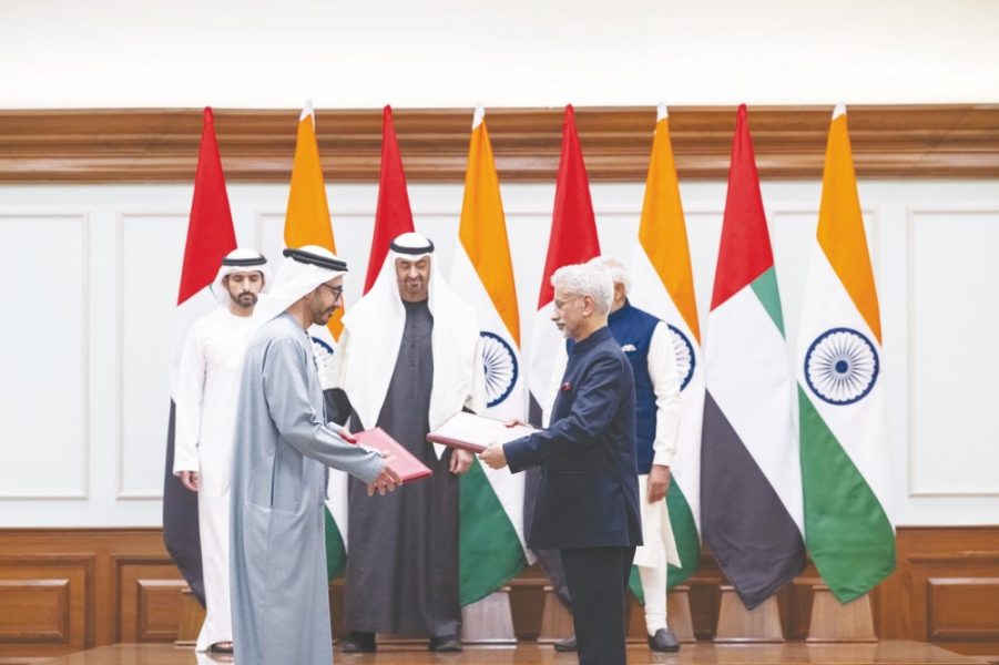 رئيس الدولة ورئيس وزراء الهند يشهدان تبادل عدد من الاتفاقيات والمذكرات بين البلدين