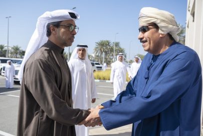 منصور بن زايد يعزي في وفاة علي سالم البيض