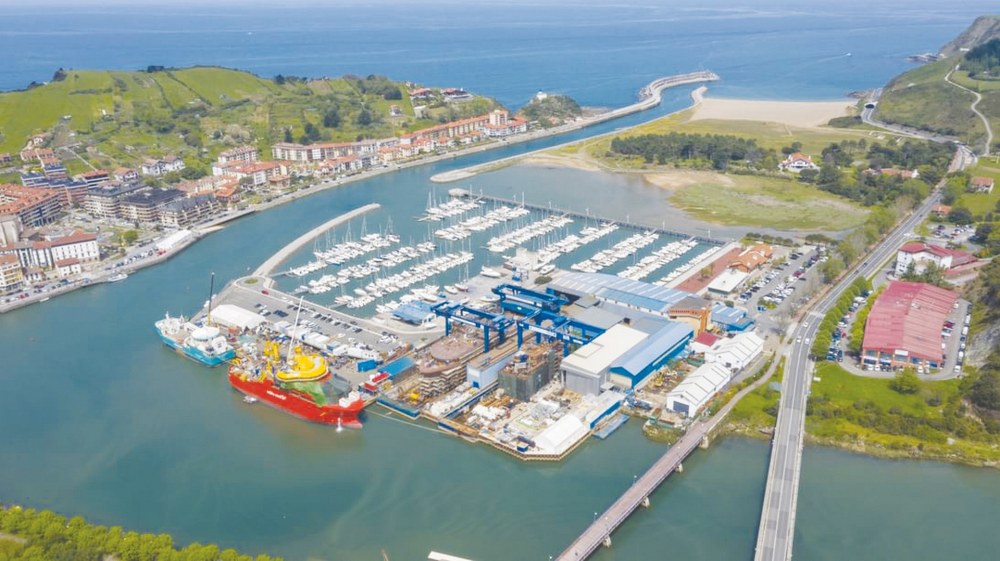 “موانئ أبوظبي” تستحوذ على حوض بناء السفن الإسباني “بالنسياغا أستيليروس”